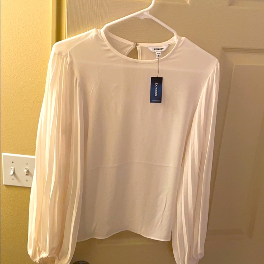 White blouse with beautiful sleeves